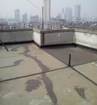 双滦漏水维修 楼顶漏水是什么原因，楼顶漏水维修方法是什么?